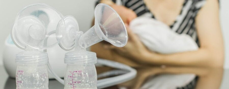 How to Combine Breastfeeding and Pumping? (A Quick Guide)